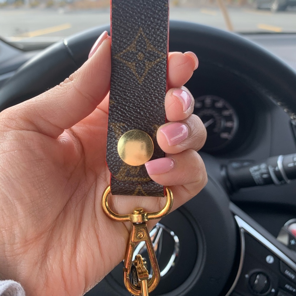 Refurbished LV key holder